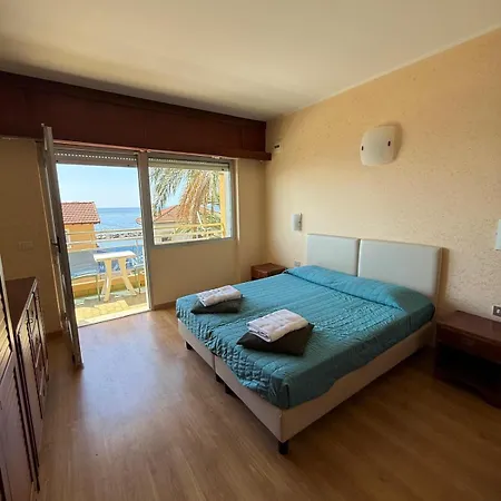 Carlo's G106 Garden Lido * Sanremo